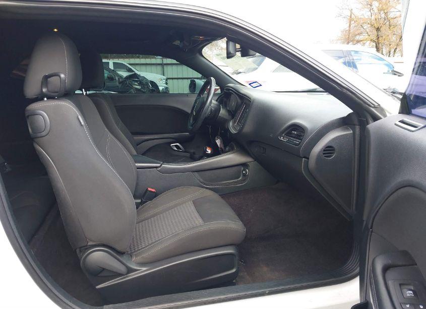 Photo 5 of 2018 Dodge Challenger SXT (VIN 2C3CDZAG5JH183706)