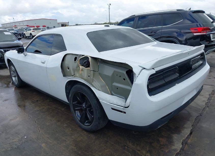 Photo 6 of 2018 Dodge Challenger SXT (VIN 2C3CDZAG5JH183706)