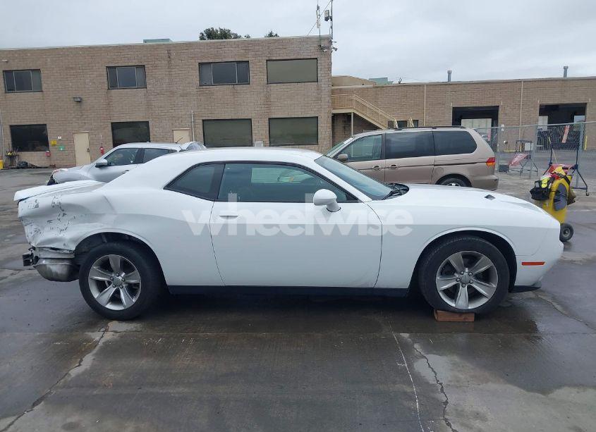 Photo 14 of 2018 Dodge Challenger SXT (VIN 2C3CDZAG5JH211729)