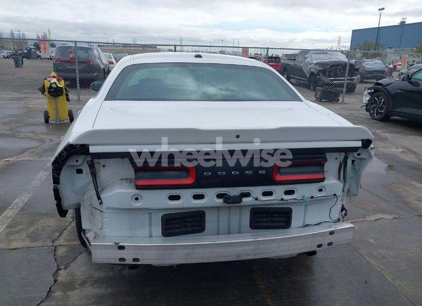 Photo 17 of 2018 Dodge Challenger SXT (VIN 2C3CDZAG5JH211729)