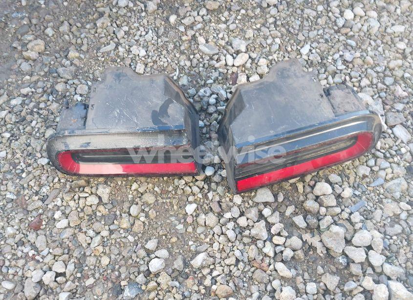 Photo 18 of 2018 Dodge Challenger SXT (VIN 2C3CDZAG5JH211729)