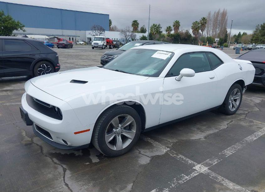 Photo 2 of 2018 Dodge Challenger SXT (VIN 2C3CDZAG5JH211729)