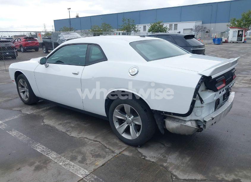 Photo 3 of 2018 Dodge Challenger SXT (VIN 2C3CDZAG5JH211729)