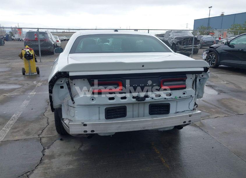 Photo 6 of 2018 Dodge Challenger SXT (VIN 2C3CDZAG5JH211729)