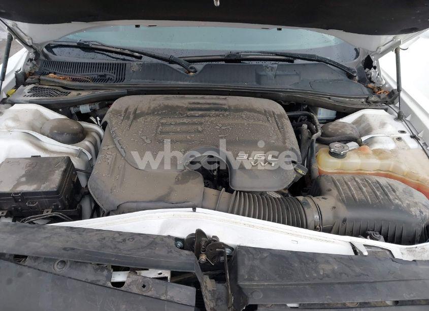 Photo 10 of 2018 Dodge Challenger SXT PLUS (VIN 2C3CDZAG5JH297155)