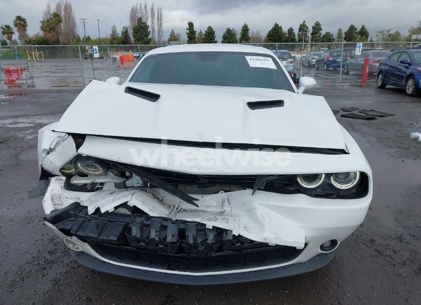 Photo 12 of 2018 Dodge Challenger SXT PLUS (VIN 2C3CDZAG5JH297155)