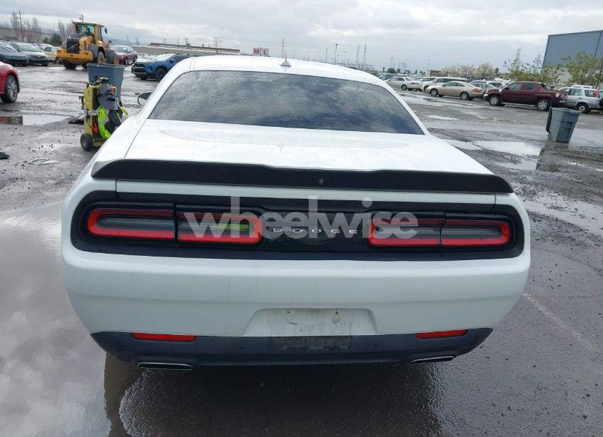 Photo 16 of 2018 Dodge Challenger SXT PLUS (VIN 2C3CDZAG5JH297155)