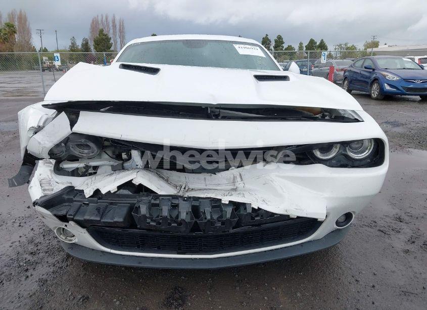 Photo 6 of 2018 Dodge Challenger SXT PLUS (VIN 2C3CDZAG5JH297155)