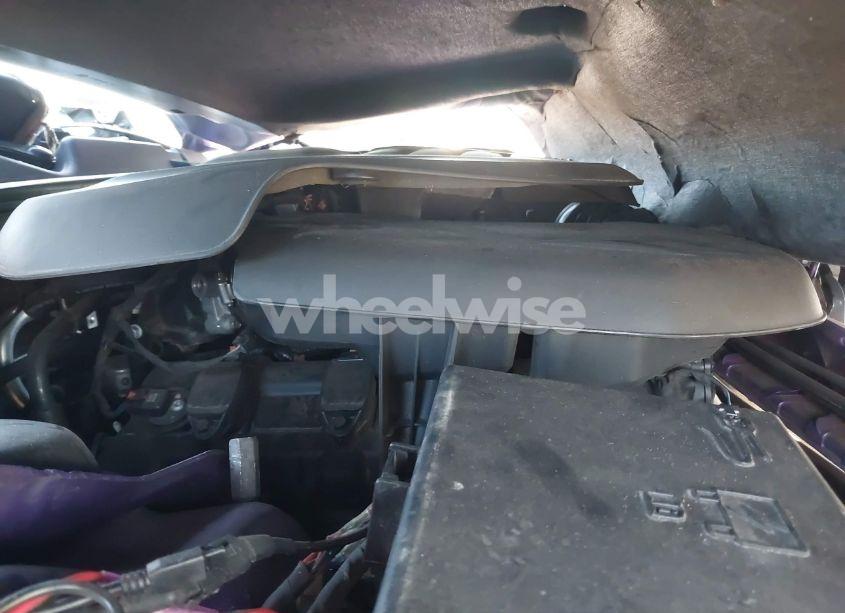 Photo 10 of 2019 Dodge Challenger SXT (VIN 2C3CDZAG5KH631816)