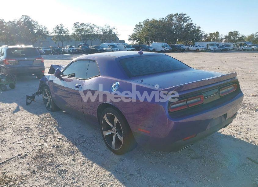 Photo 3 of 2019 Dodge Challenger SXT (VIN 2C3CDZAG5KH631816)