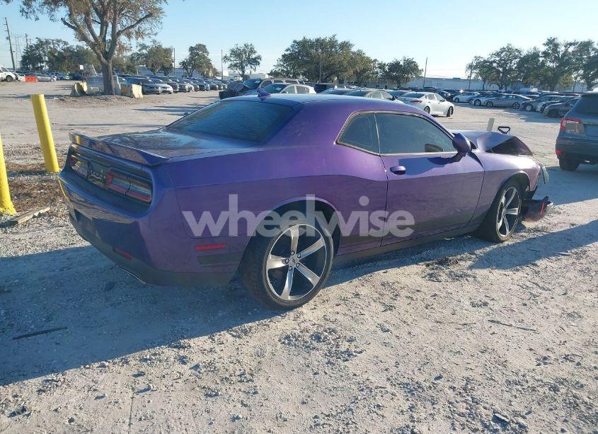 Photo 4 of 2019 Dodge Challenger SXT (VIN 2C3CDZAG5KH631816)