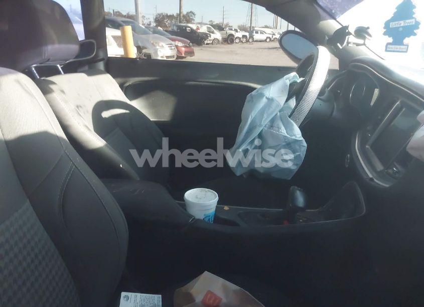 Photo 5 of 2019 Dodge Challenger SXT (VIN 2C3CDZAG5KH631816)