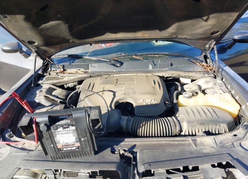 Photo 10 of 2019 Dodge Challenger SXT (VIN 2C3CDZAG5KH649619)