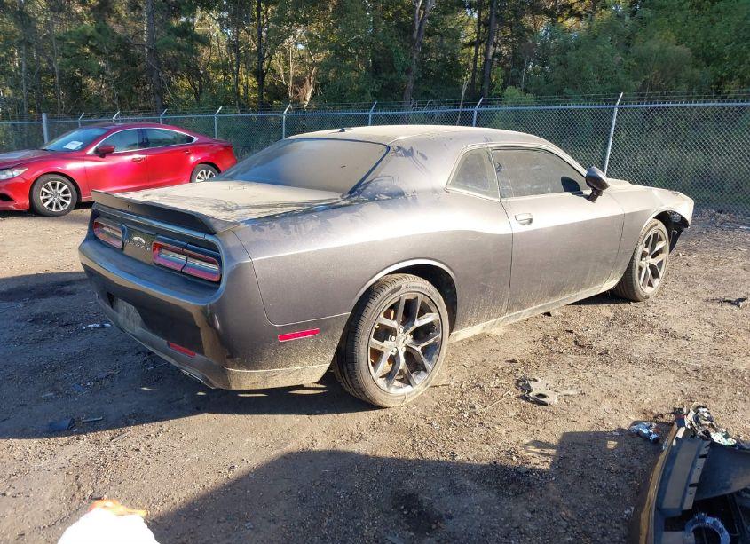 Photo 4 of 2019 Dodge Challenger SXT (VIN 2C3CDZAG5KH649619)