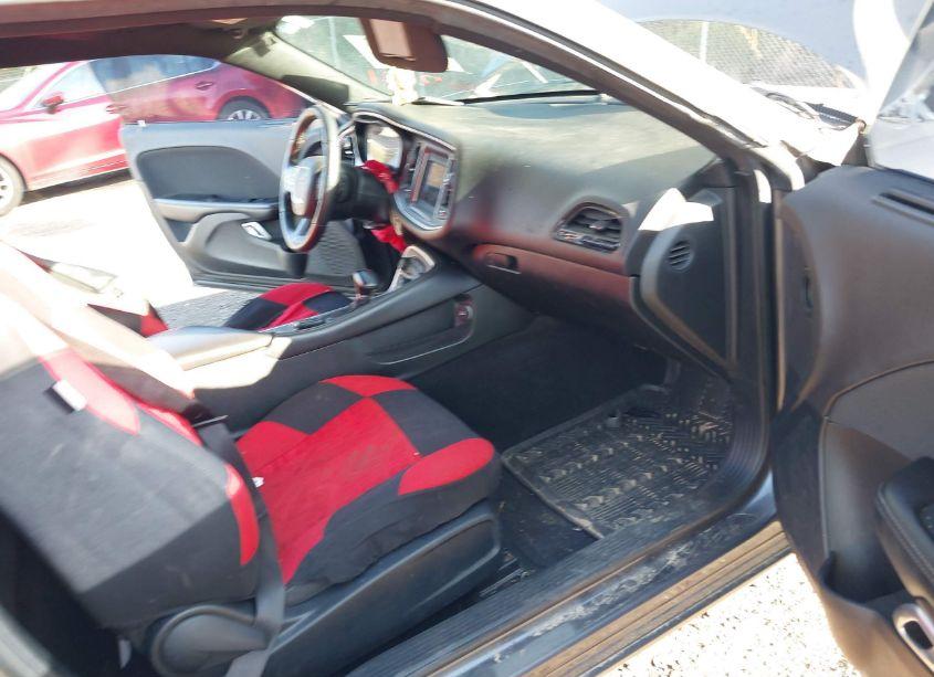 Photo 5 of 2019 Dodge Challenger SXT (VIN 2C3CDZAG5KH649619)