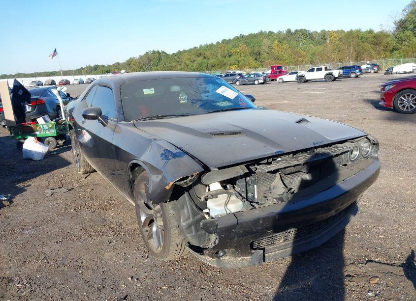 Photo 6 of 2019 Dodge Challenger SXT (VIN 2C3CDZAG5KH649619)
