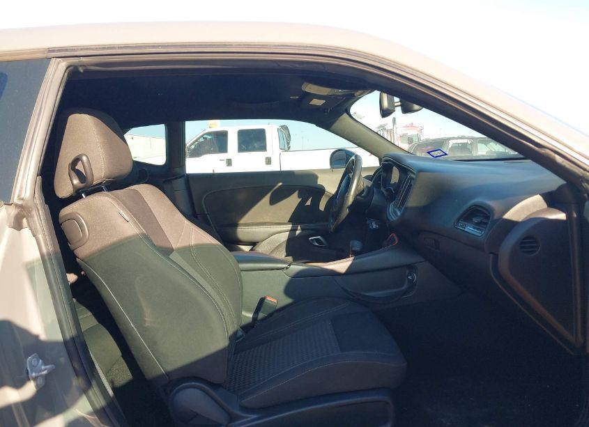 Photo 5 of 2019 Dodge Challenger SXT (VIN 2C3CDZAG5KH667862)