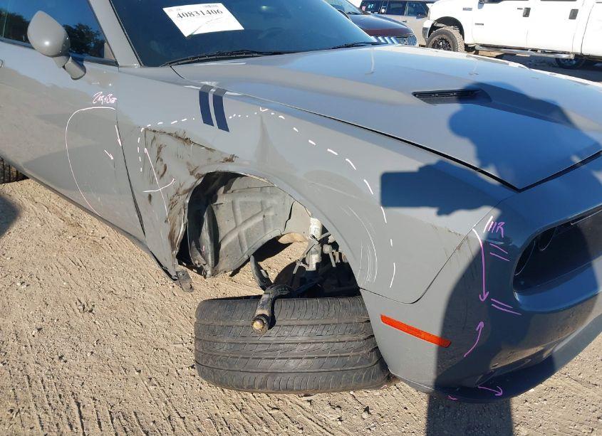 Photo 6 of 2019 Dodge Challenger SXT (VIN 2C3CDZAG5KH667862)