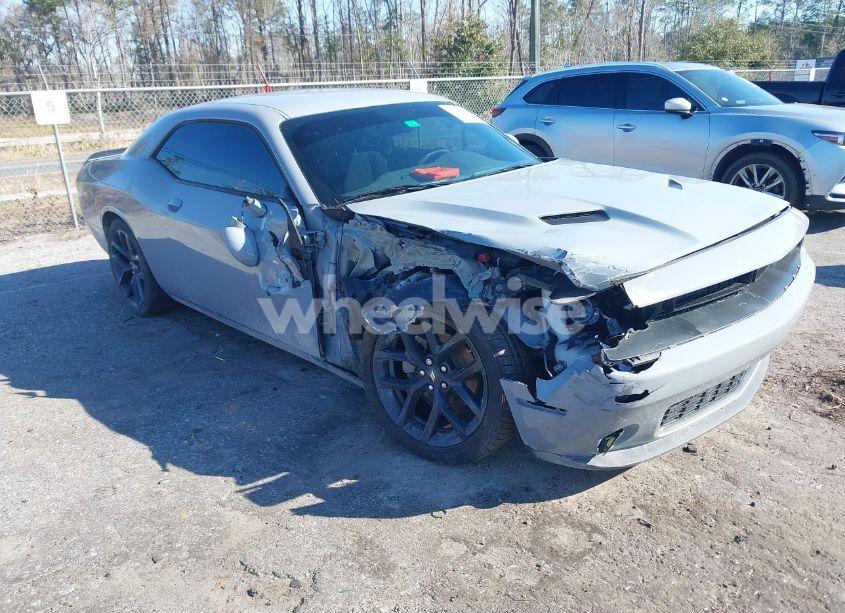 2021 Dodge Challenger SXT (VIN 2C3CDZAG5MH590770) main photo