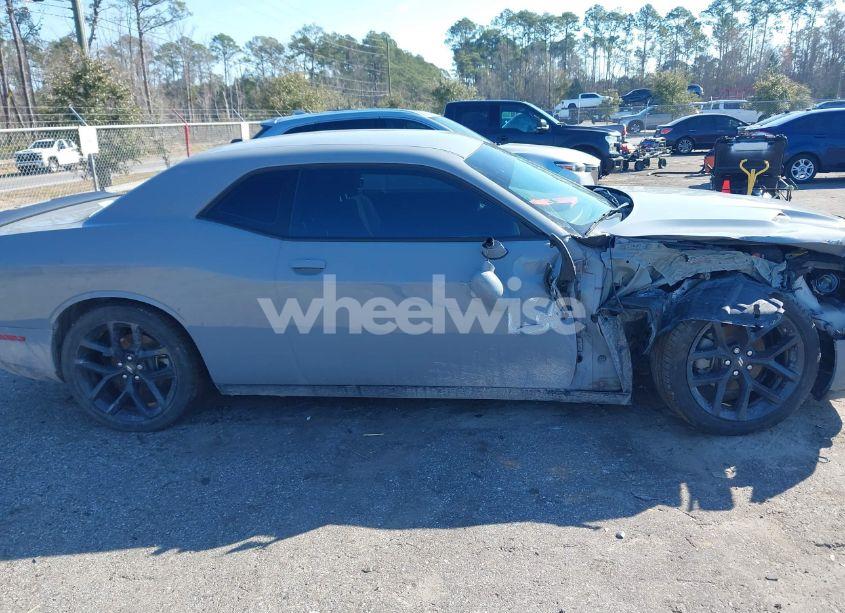 Photo 12 of 2021 Dodge Challenger SXT (VIN 2C3CDZAG5MH590770)