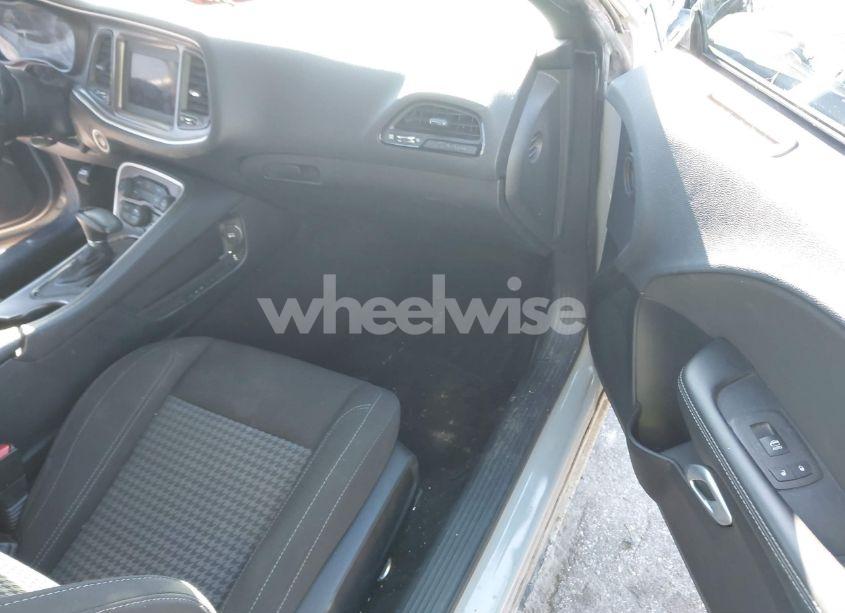 Photo 5 of 2021 Dodge Challenger SXT (VIN 2C3CDZAG5MH590770)