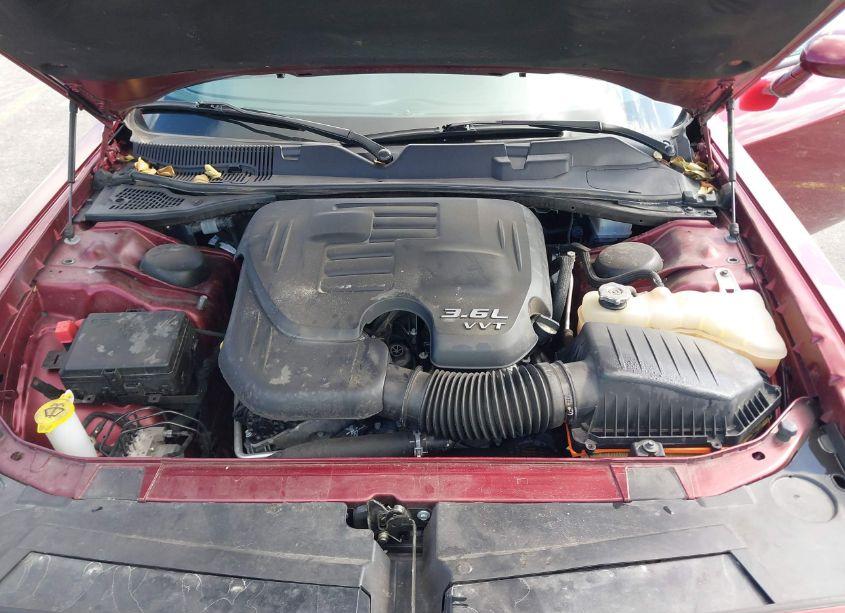 Photo 10 of 2022 Dodge Challenger SXT (VIN 2C3CDZAG5NH215057)