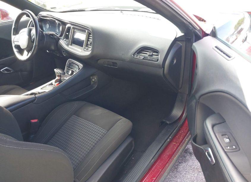 Photo 5 of 2022 Dodge Challenger SXT (VIN 2C3CDZAG5NH215057)