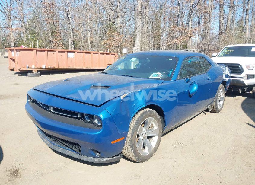 Photo 2 of 2022 Dodge Challenger SXT (VIN 2C3CDZAG5NH263397)