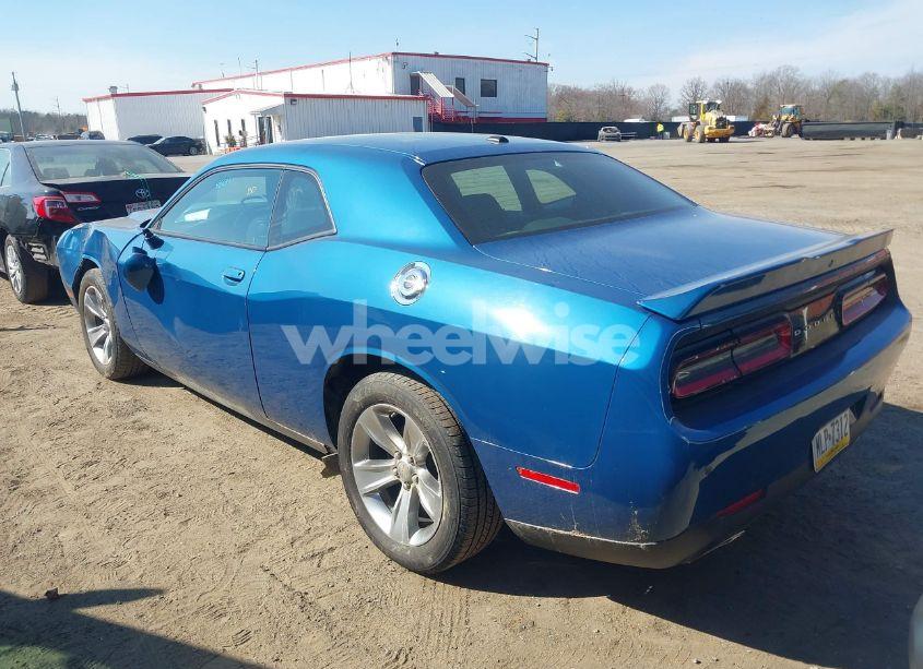 Photo 3 of 2022 Dodge Challenger SXT (VIN 2C3CDZAG5NH263397)