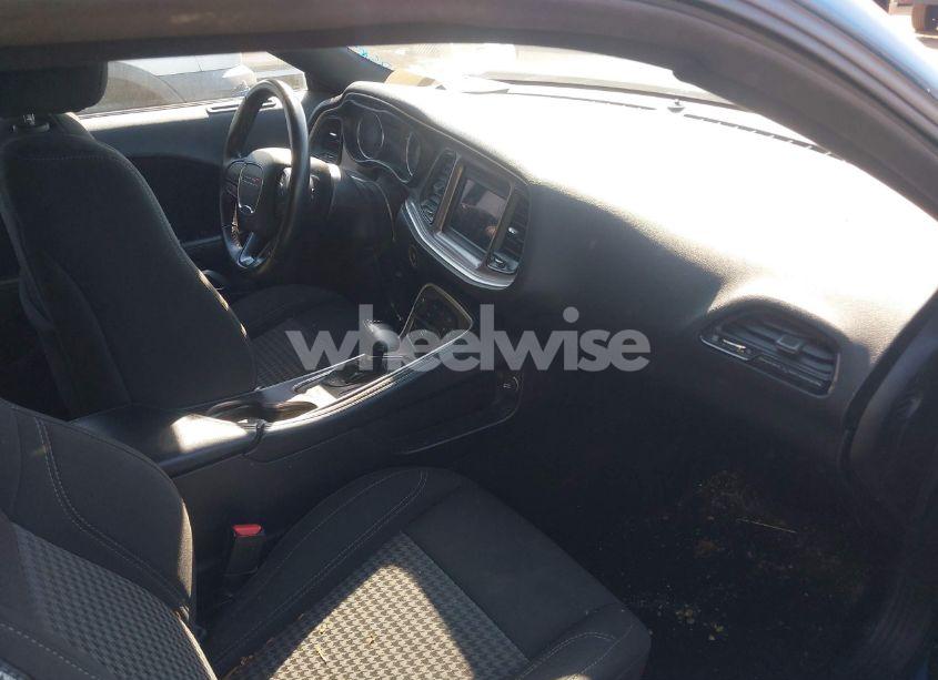 Photo 5 of 2022 Dodge Challenger SXT (VIN 2C3CDZAG5NH263397)