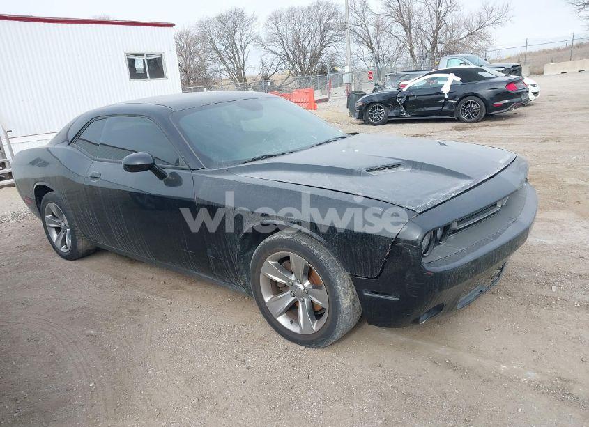 2015 Dodge Challenger SXT (VIN 2C3CDZAG6FH823042) main photo