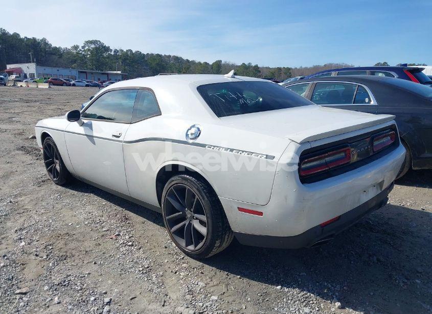 Photo 3 of 2015 Dodge Challenger SXT (VIN 2C3CDZAG6FH833201)
