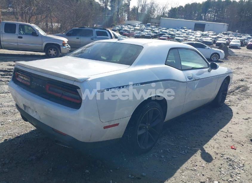Photo 4 of 2015 Dodge Challenger SXT (VIN 2C3CDZAG6FH833201)