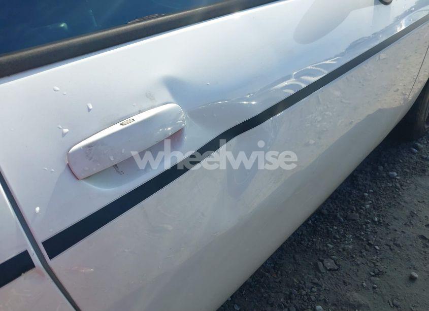 Photo 6 of 2015 Dodge Challenger SXT (VIN 2C3CDZAG6FH833201)