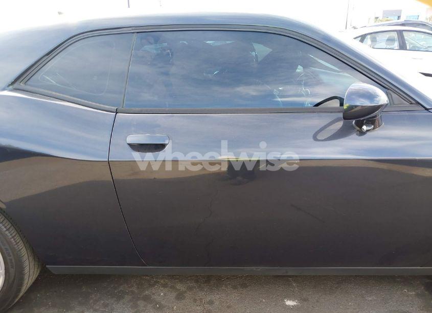 Photo 14 of 2016 Dodge Challenger SXT PLUS (VIN 2C3CDZAG6GH232338)