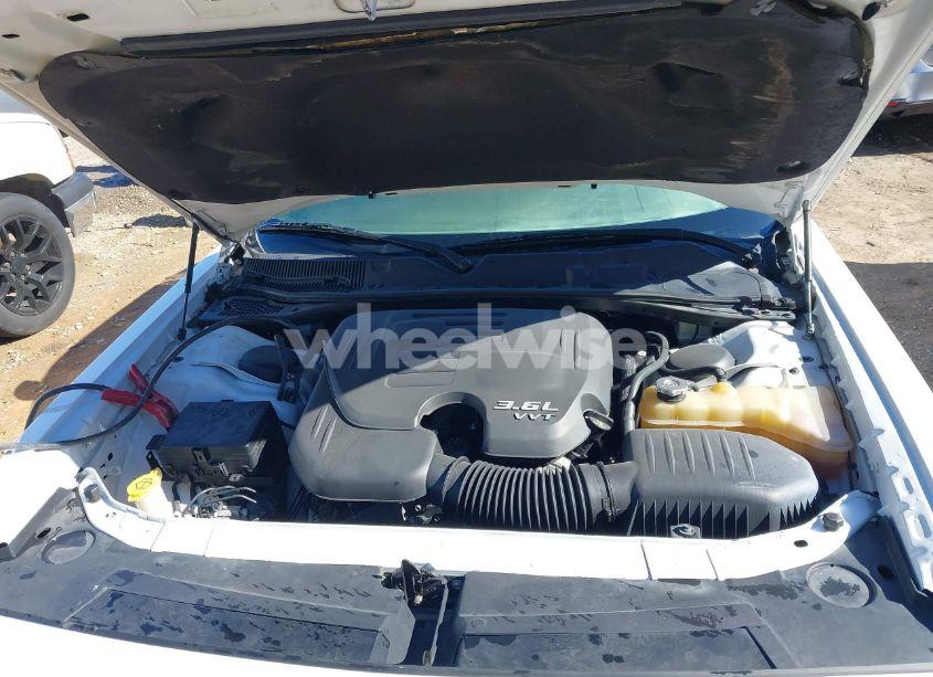 Photo 10 of 2016 Dodge Challenger SXT (VIN 2C3CDZAG6GH345447)