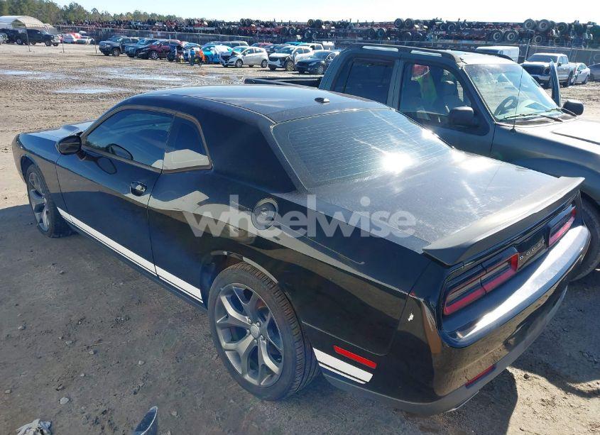 Photo 3 of 2016 Dodge Challenger SXT (VIN 2C3CDZAG6GH352558)