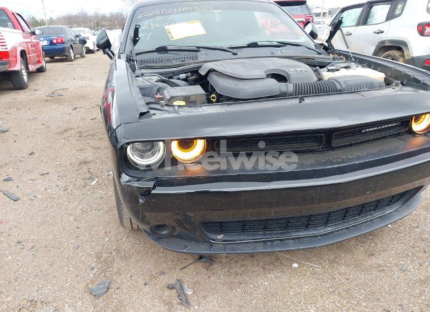 Photo 6 of 2018 Dodge Challenger SXT (VIN 2C3CDZAG6JH242035)