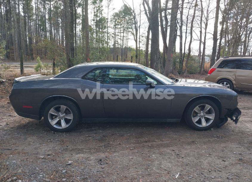 Photo 13 of 2018 Dodge Challenger SXT (VIN 2C3CDZAG6JH317493)