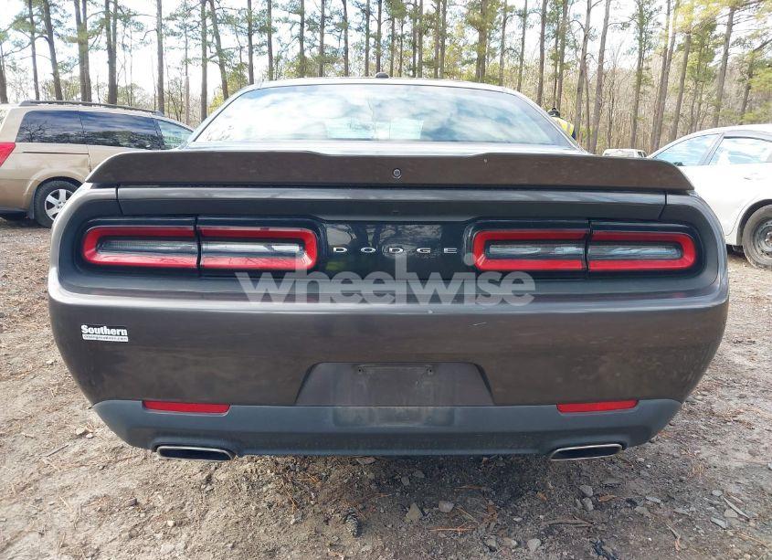 Photo 16 of 2018 Dodge Challenger SXT (VIN 2C3CDZAG6JH317493)