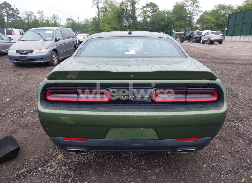 Photo 16 of 2018 Dodge Challenger SXT PLUS (VIN 2C3CDZAG6JH339588)