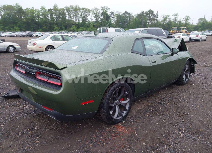 Photo 4 of 2018 Dodge Challenger SXT PLUS (VIN 2C3CDZAG6JH339588)