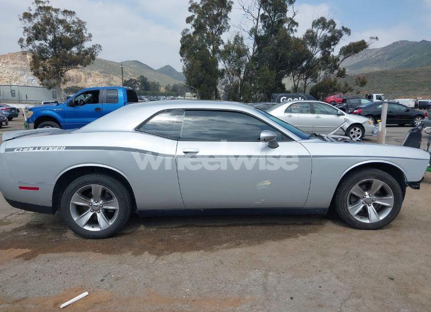 Photo 13 of 2019 Dodge Challenger SXT (VIN 2C3CDZAG6KH751009)