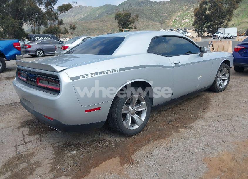 Photo 4 of 2019 Dodge Challenger SXT (VIN 2C3CDZAG6KH751009)