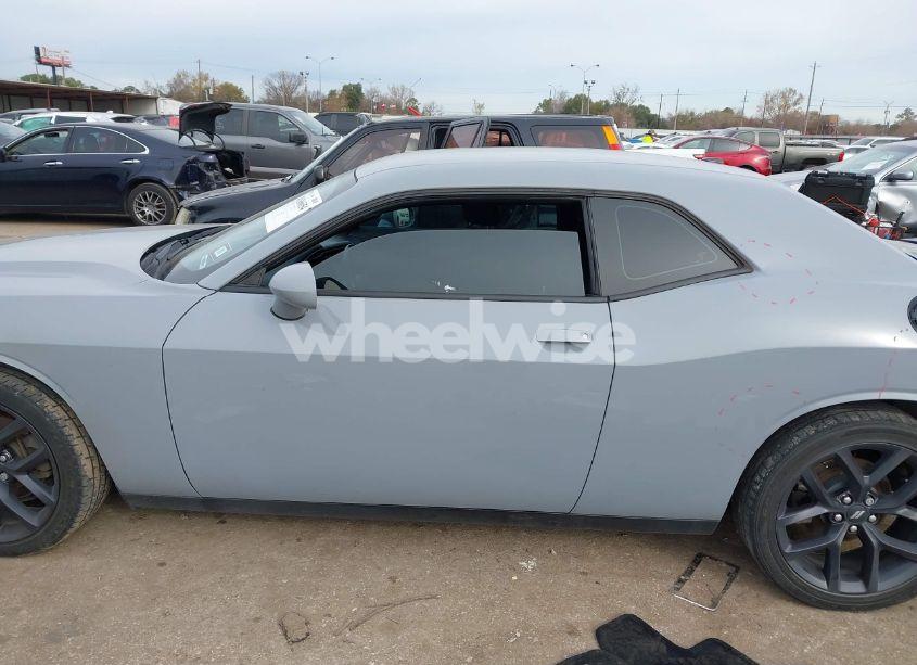 Photo 15 of 2020 Dodge Challenger SXT (VIN 2C3CDZAG6LH214917)