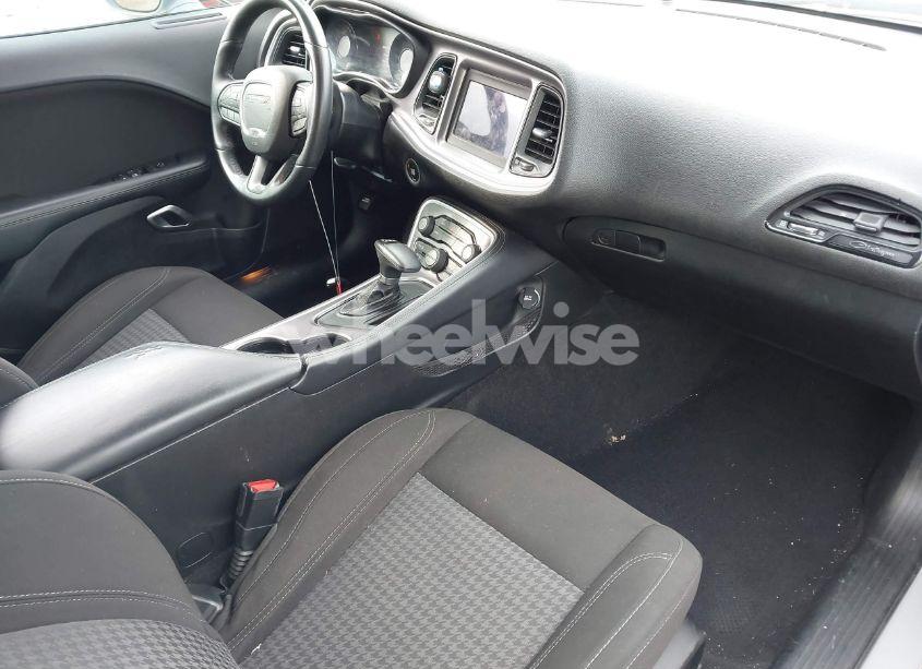 Photo 5 of 2020 Dodge Challenger SXT (VIN 2C3CDZAG6LH214917)