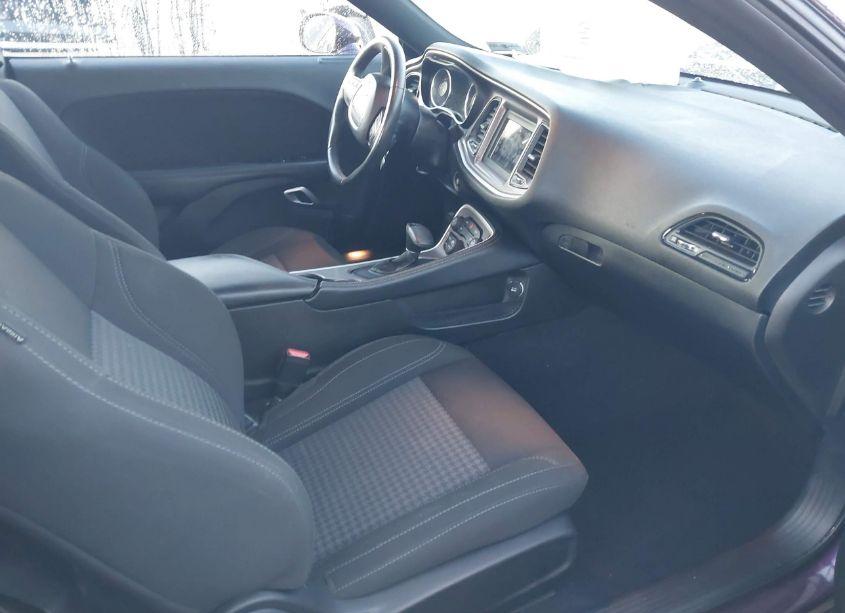 Photo 5 of 2022 Dodge Challenger SXT (VIN 2C3CDZAG6NH200082)