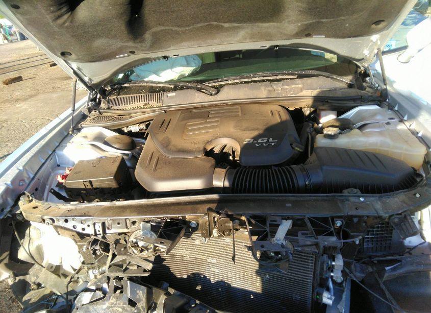 Photo 10 of 2022 Dodge Challenger SXT (VIN 2C3CDZAG6NH245684)