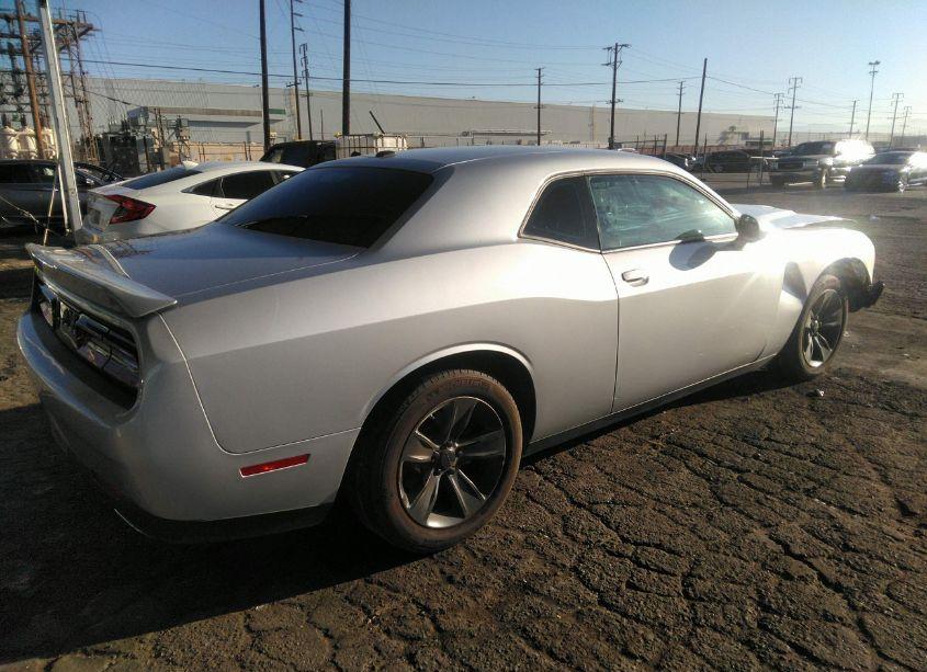 Photo 4 of 2022 Dodge Challenger SXT (VIN 2C3CDZAG6NH245684)