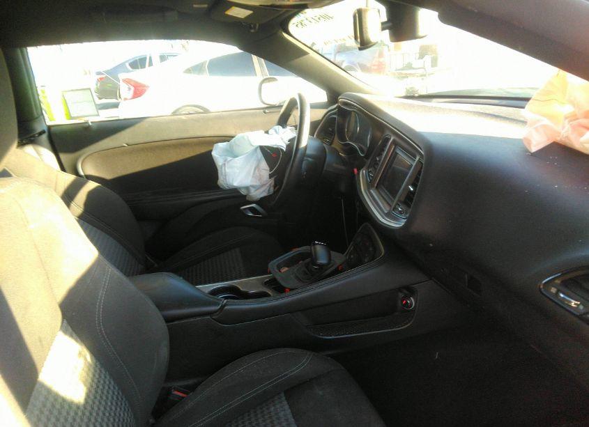 Photo 5 of 2022 Dodge Challenger SXT (VIN 2C3CDZAG6NH245684)